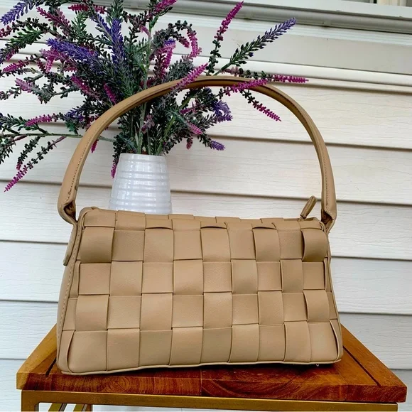 Urban Expressions Tan Woven Shoulder Bag - Picture 4 of 6